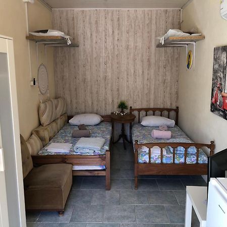 Converted Shed Studio & Garden Hanging Bed Pórto Ráfti Екстериор снимка