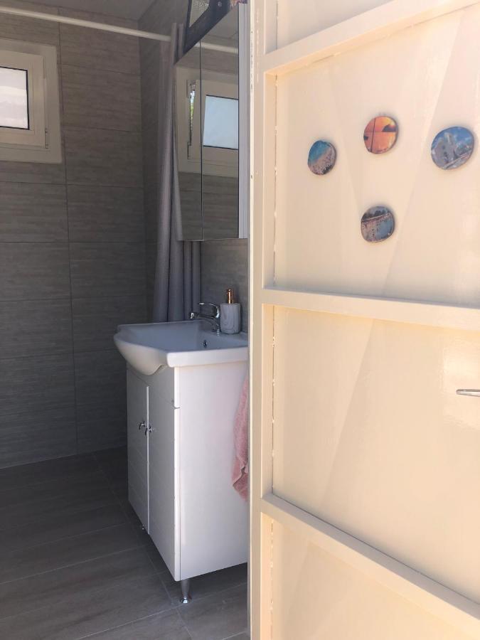 Converted Shed Studio & Garden Hanging Bed Pórto Ráfti Екстериор снимка