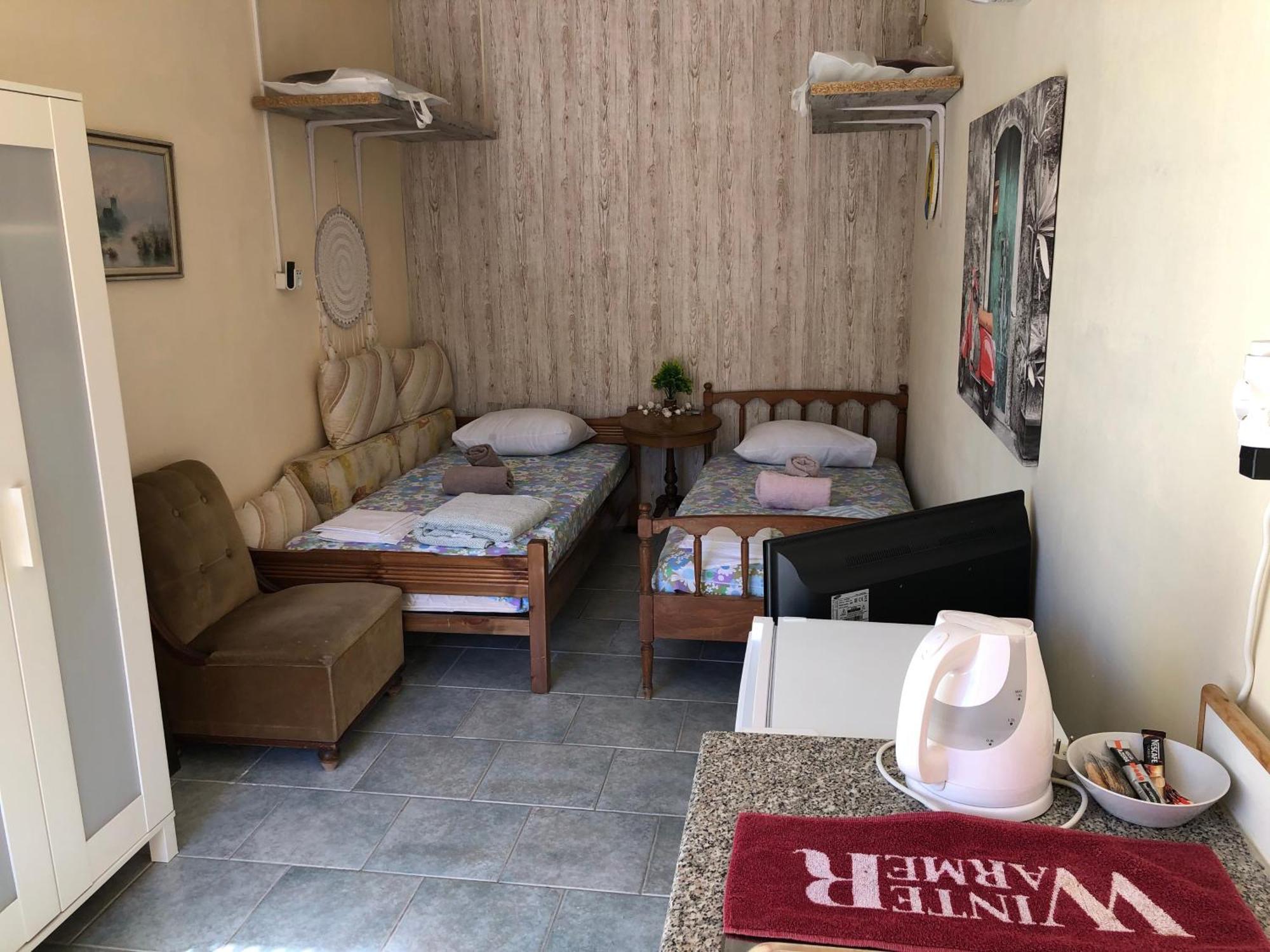Converted Shed Studio & Garden Hanging Bed Pórto Ráfti Екстериор снимка